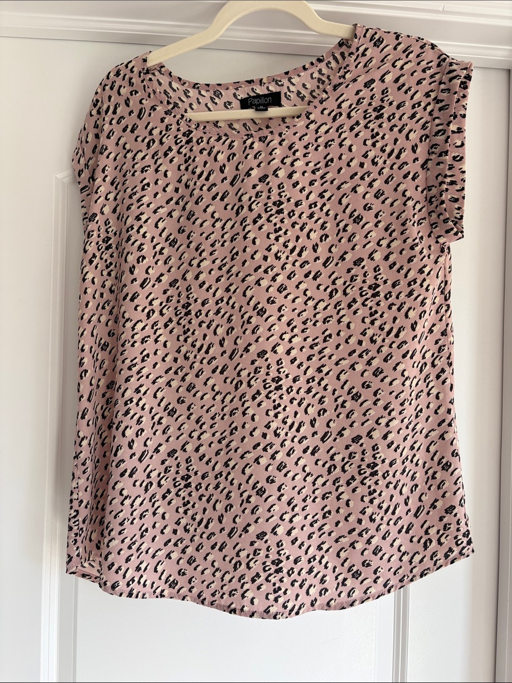 Papillon Blanc Blush Pink Leopard Cap Sleeve Blouse